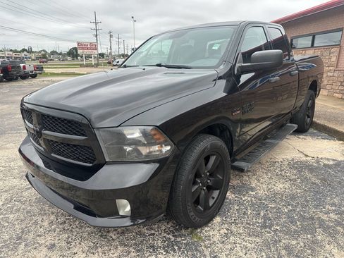 Used 2015 RAM 1500 Express w/ Black Ram 1500 Express Group AWD/4WD image 5
