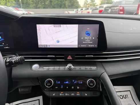 Used 2023 Hyundai Elantra SEL w/ Convenience Package FWD image 24