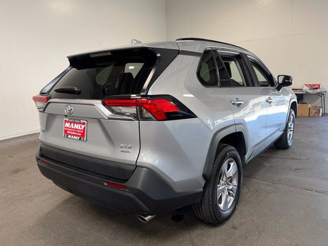 Used 2025 Toyota RAV4 XLE AWD/4WD image 3