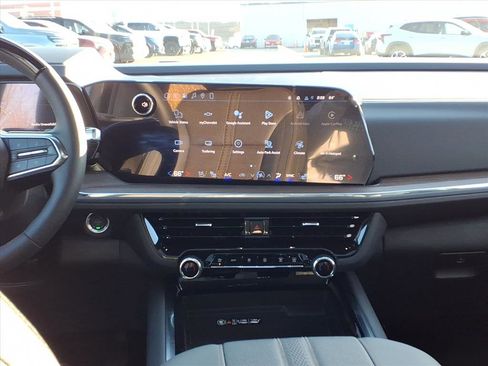 New 2026 Chevrolet Suburban High Country image 7