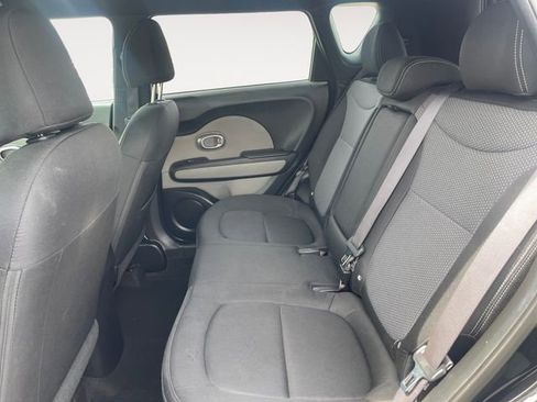 Used 2017 Kia Soul + FWD image 14