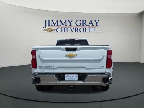 New 2026 Chevrolet Silverado 3500 LTZ w/ LTZ Convenience Package AWD/4WD image 4