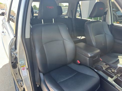 Used 2019 Toyota 4Runner TRD Off-Road Premium AWD/4WD image 30