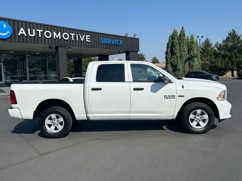 Used 2017 RAM 1500 Express AWD/4WD image 2