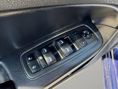 Used 2014 Chrysler 300 RWD image 19