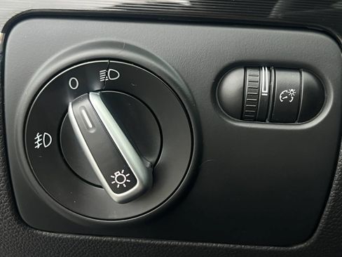 Used 2012 Volkswagen GTI 4-Door FWD image 71