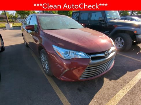 Used 2017 Toyota Camry XLE FWD image 3