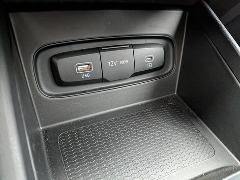 Certified 2024 Hyundai Venue SEL image 34