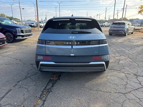 New 2025 Hyundai Ioniq 5 SEL image 6