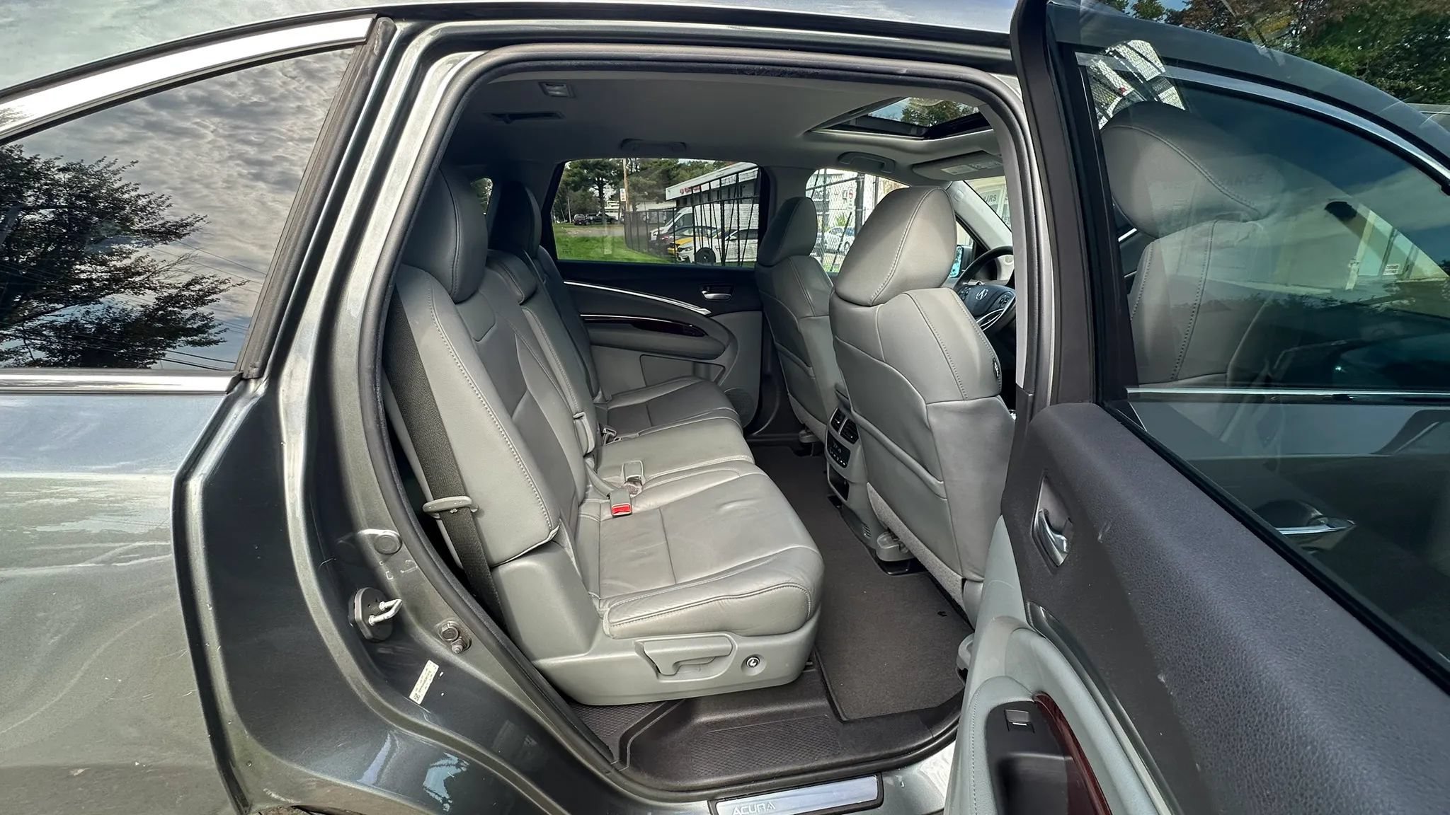 Used 2016 Acura MDX w/ Technology Package AWD/4WD image 38