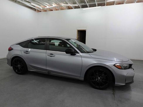 Used 2025 Honda Civic Sport image 4