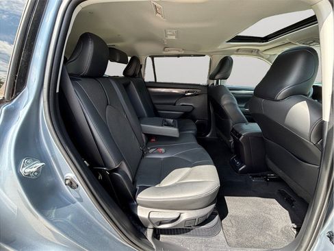 Used 2021 Toyota Highlander Limited FWD image 46