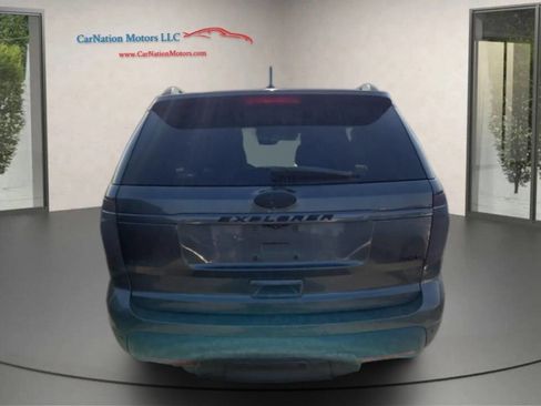Used 2015 Ford Explorer XLT w/ Equipment Group 202B image 5