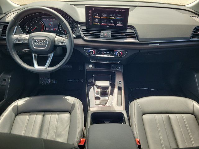 Used 2022 Audi Q5 2.0T Premium AWD/4WD image 2