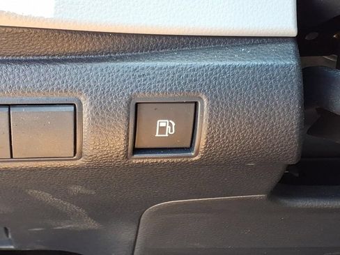 Used 2025 Toyota Corolla LE FWD image 17