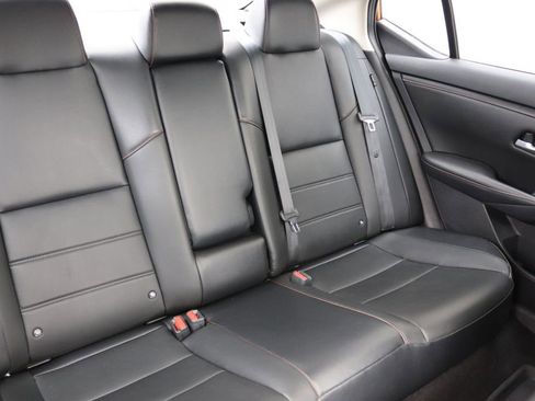 Used 2022 Nissan Sentra SR w/ SR Premium Package image 34