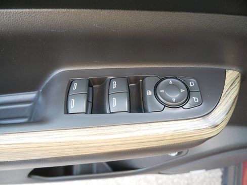 Used 2018 GMC Acadia Denali image 20