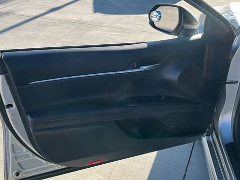 Used 2021 Toyota Camry SE w/ Carpet Mat Package (TMS) FWD image 5