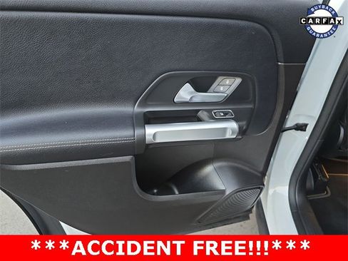 Used 2020 Mercedes-Benz GLB 250 GLB 250 image 17