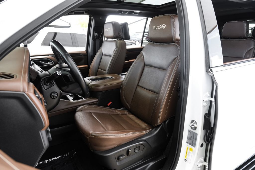 Used 2021 Chevrolet Suburban High Country RWD image 34
