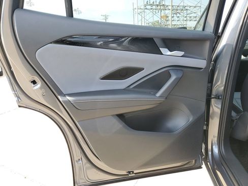 New 2026 Volkswagen Tiguan SE R-Line FWD image 15