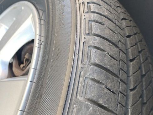 Used 2008 Nissan Versa SL w/ Convenience Pkg image 14