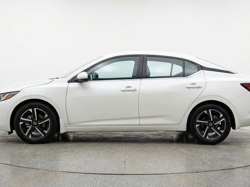 Used 2025 Nissan Sentra SV FWD image 4