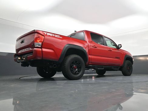 Used 2022 Toyota Tacoma TRD Off-Road image 24