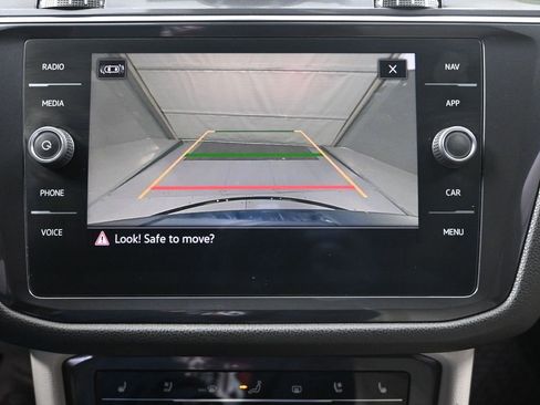 Used 2022 Volkswagen Tiguan SEL R-Line image 19