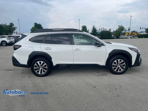 Used 2023 Subaru Outback Premium AWD/4WD image 6