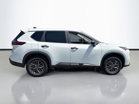 Used 2024 Nissan Rogue S AWD/4WD image 4