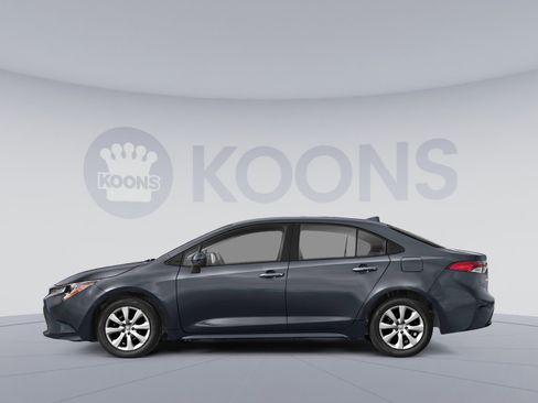 Used 2025 Toyota Corolla LE image 4