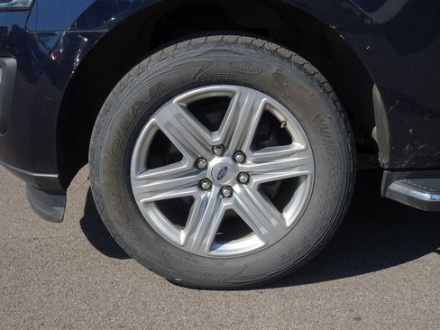 Used 2021 Ford Expedition XLT AWD/4WD image 11