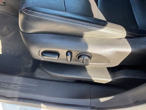 Used 2019 GMC Terrain SLT image 10