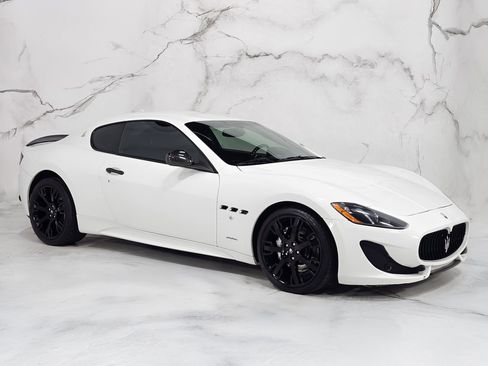Used 2013 Maserati GranTurismo Sport image 22