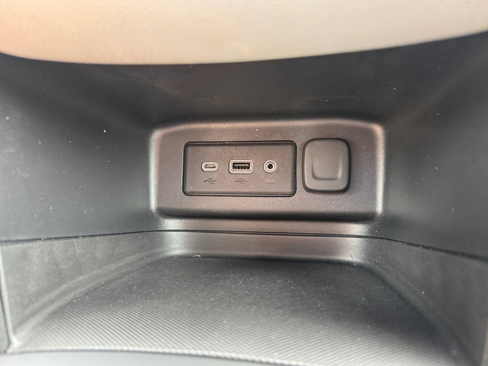 Used 2019 Chevrolet Equinox LS FWD image 21