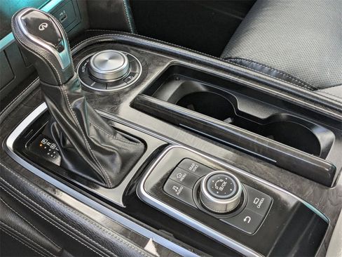 Used 2024 INFINITI QX80 Luxe image 19