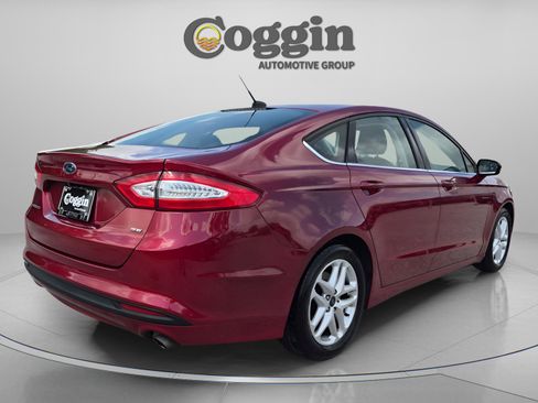Used 2016 Ford Fusion SE w/ SE Cold Weather Package FWD image 6