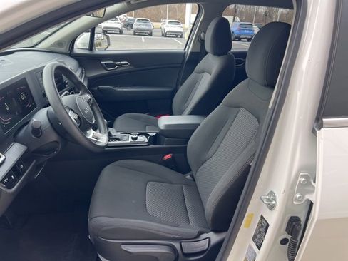 Used 2024 Kia Sportage LX image 17