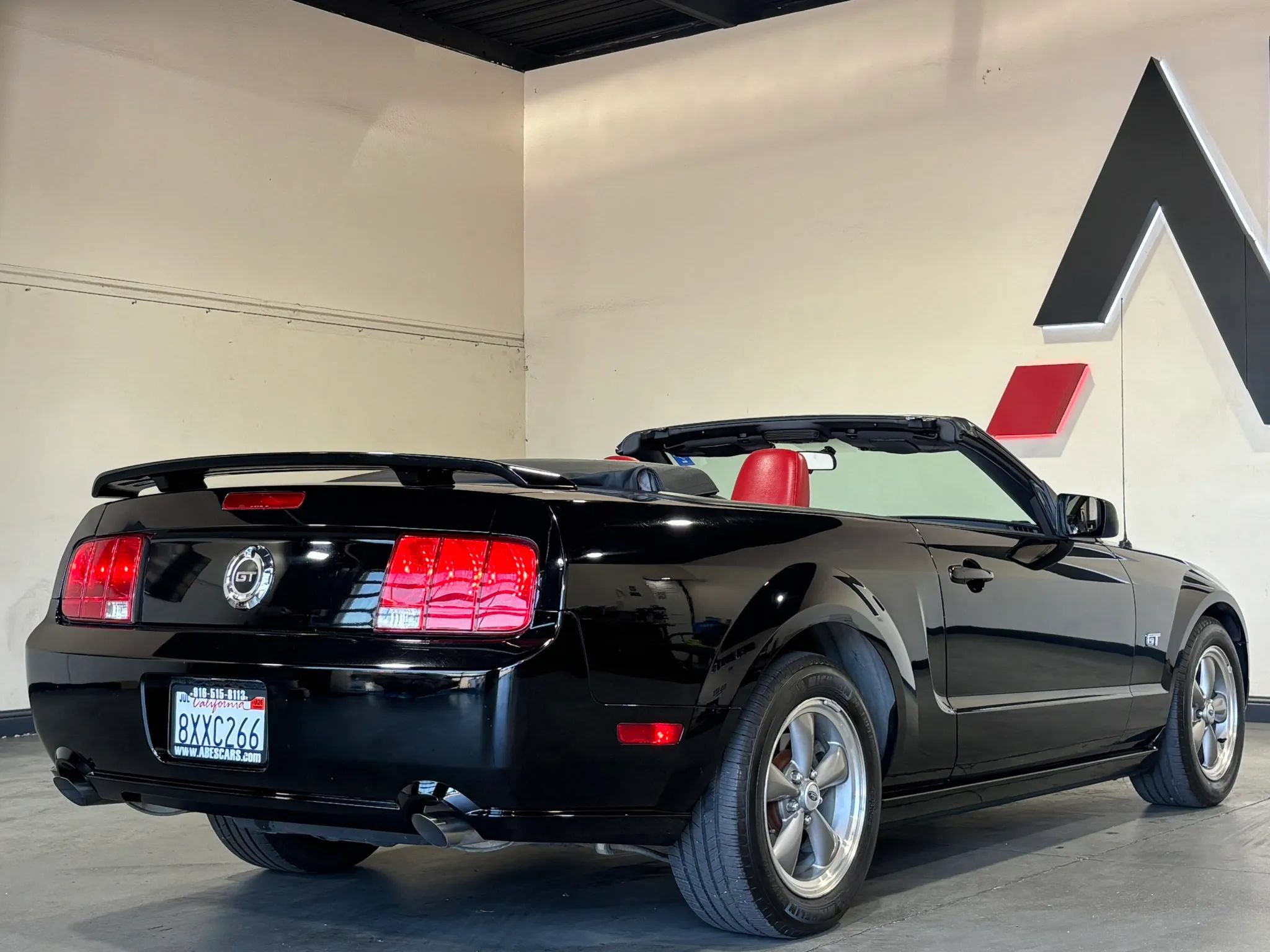 Used 2005 Ford Mustang GT Premium RWD image 14