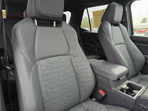 Certified 2025 Toyota 4Runner TRD Off-Road Premium image 11