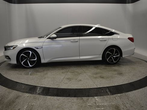 Used 2018 Honda Accord Sport image 2