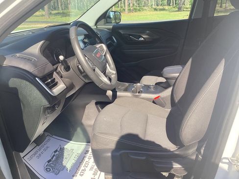 Used 2024 GMC Terrain SLE FWD image 12