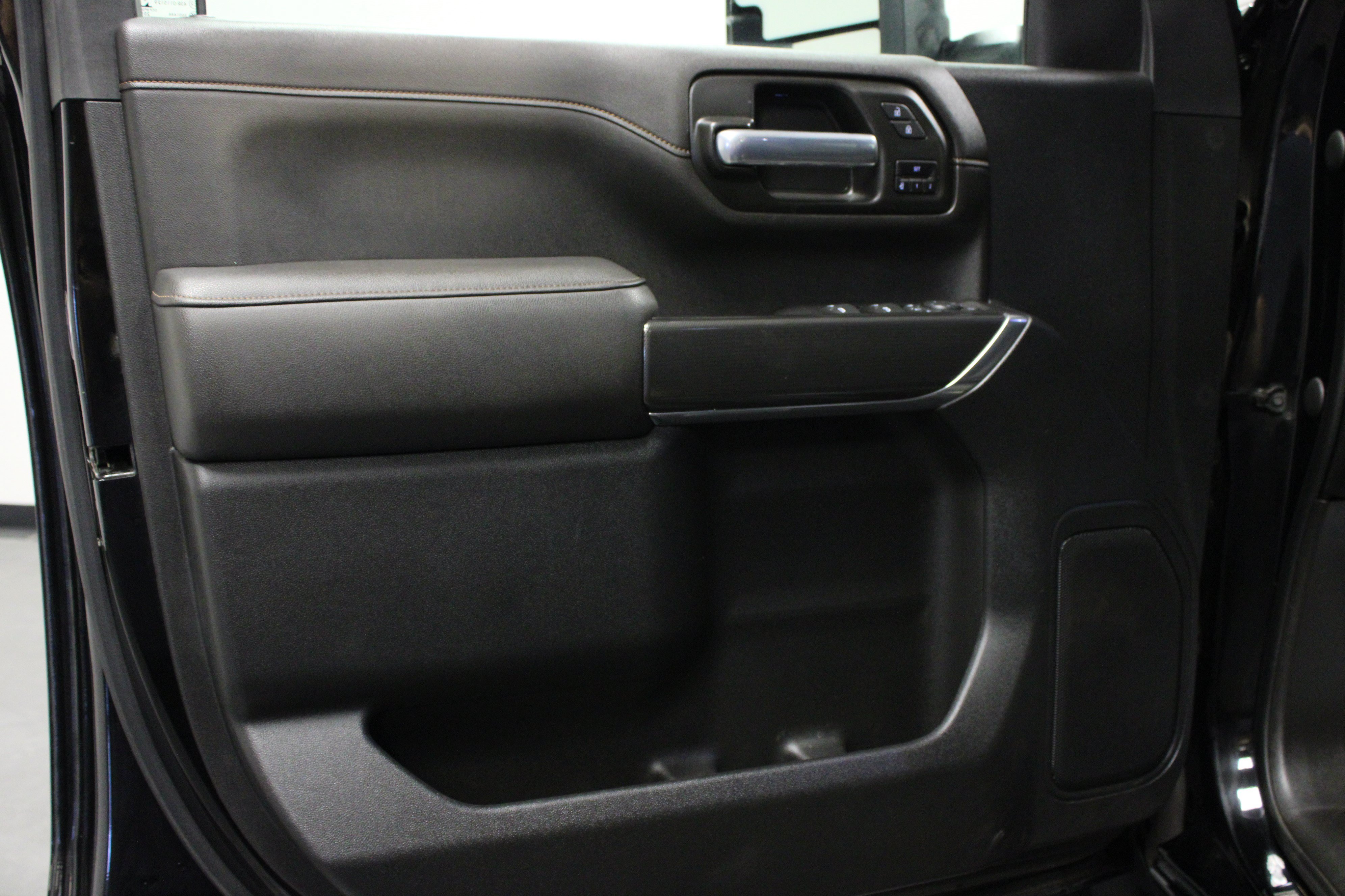 Used 2021 GMC Sierra 2500 AT4 AWD/4WD image 11