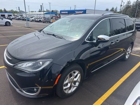 Used 2020 Chrysler Pacifica Limited FWD image 1