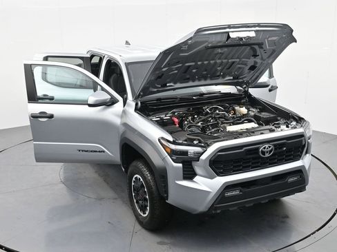 Used 2024 Toyota Tacoma TRD Off-Road image 38