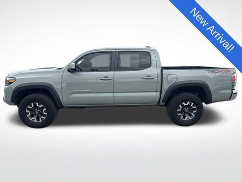 Used 2023 Toyota Tacoma TRD Off-Road AWD/4WD image 4