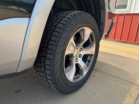 Used 2019 RAM 1500 Laramie AWD/4WD image 14