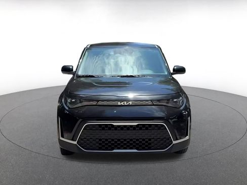 Used 2025 Kia Soul LX w/ LX Technology Package FWD image 4