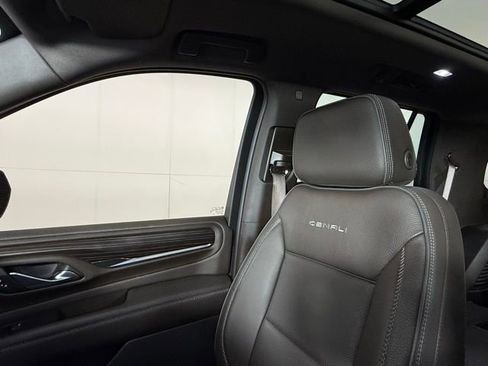 Used 2023 GMC Yukon Denali w/ Max Trailering Package image 12